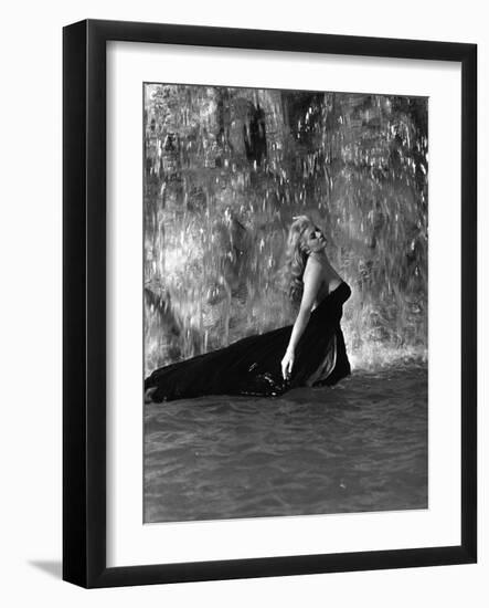 Anita Ekberg, La Dolce Vita, Federico Fellini, 1960 (b/w photo)-null-Framed Photo