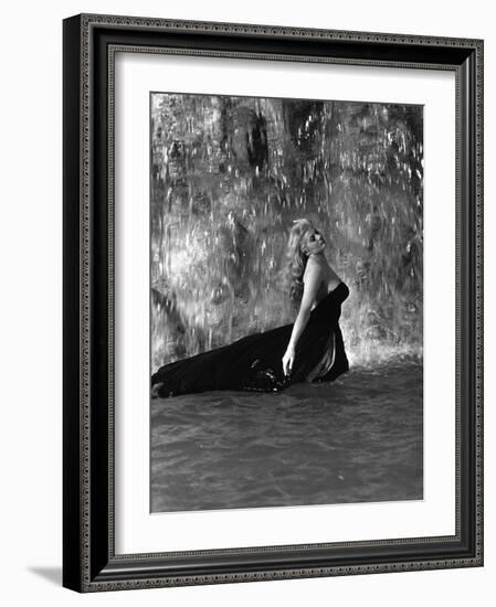 Anita Ekberg, La Dolce Vita, Federico Fellini, 1960 (b/w photo)-null-Framed Photo