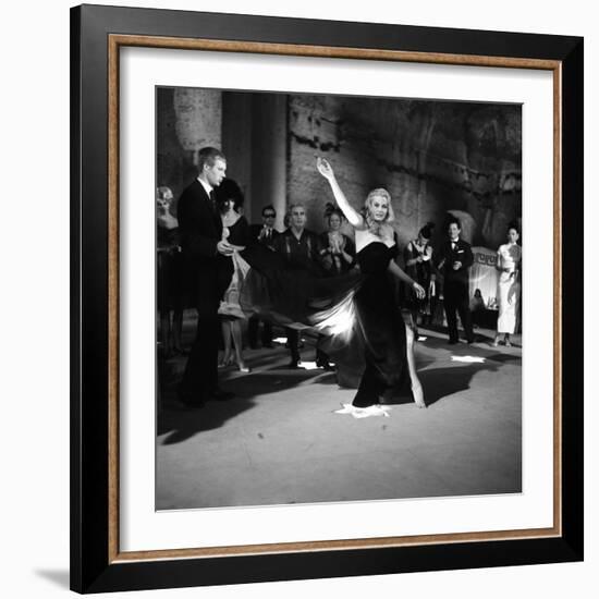 Anita Ekberg, La Dolce Vita, Federico Fellini, 1960 (b/w photo)-null-Framed Photo