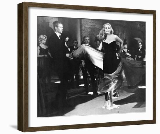 Anita Ekberg - La dolce vita-null-Framed Photo