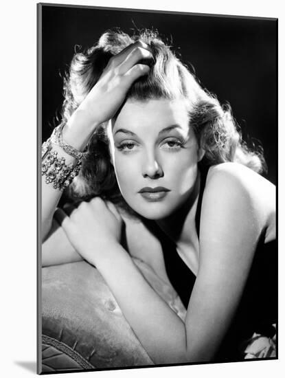 Ann Sheridan, Portrait Used as the Cover for Silver Screen-August 1940-null-Mounted Photo