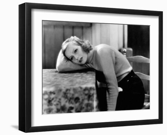 ANNA CHRISTIE, 1930 directed by CLARENCE BROWN Greta Garbo (b/w photo)-null-Framed Photo