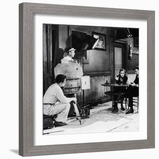 ANNA CHRISTIE, 1930 directed by CLARENCE BROWN On the set; Greta Garbo with the director Clarence B-null-Framed Photo