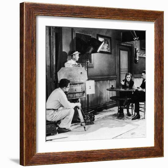 ANNA CHRISTIE, 1930 directed by CLARENCE BROWN On the set; Greta Garbo with the director Clarence B-null-Framed Photo