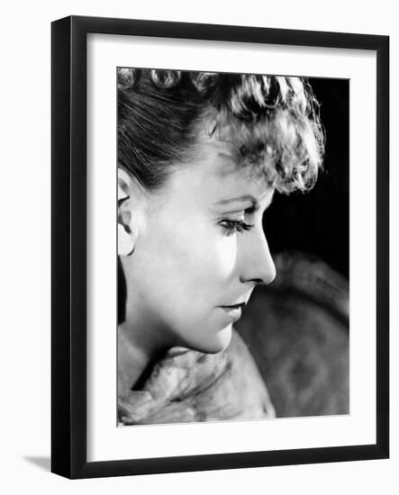 Anna Karenina by Clarence Brown, based on a novel by Leo Tolstoi, with Greta Garbo, 1935 (b/w photo-null-Framed Photo