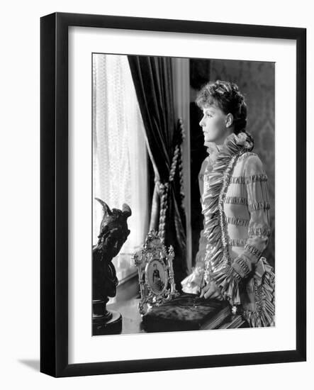 Anna Karenina by Clarence Brown, based on a novel by Leo Tolstoi, with Greta Garbo, 1935 (b/w photo-null-Framed Photo