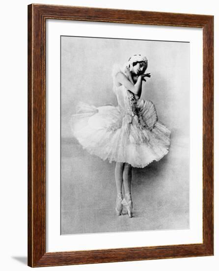 Anna Pavlova in the Role of the Dying Swan, C.1905-null-Framed Photographic Print