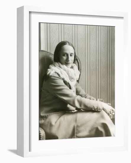 Anna Pavlova, Prima Ballerina of the Imperial Theatre in St Petersburg-null-Framed Premium Photographic Print