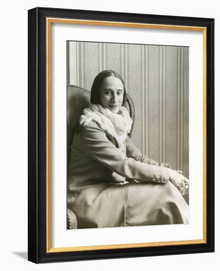 Anna Pavlova, Prima Ballerina of the Imperial Theatre in St Petersburg-null-Framed Photo