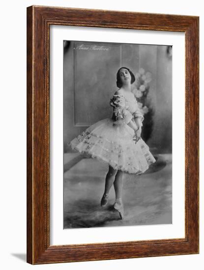 Anna Pavlova, Russian Ballerina, 1910S-null-Framed Giclee Print