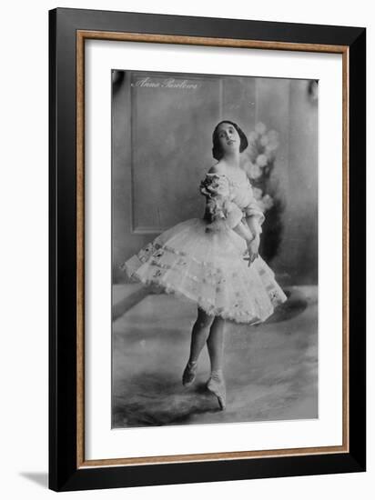 Anna Pavlova, Russian Ballerina, 1910S-null-Framed Giclee Print