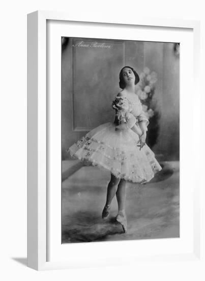 Anna Pavlova, Russian Ballerina, 1910S-null-Framed Giclee Print