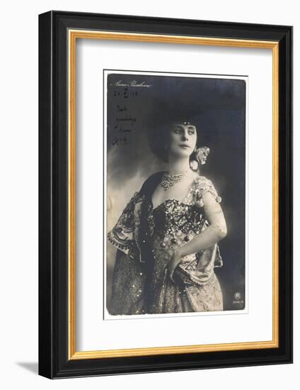 Anna Pavlova Russian Ballet Dancer in an Ornate Costume in 1910-null-Framed Photographic Print