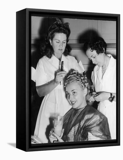 Anne Shirley/Hairdresser-null-Framed Premier Image Canvas