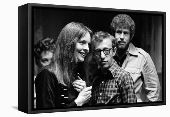 ANNIE HALL, 1977 directed by Woody Allen Diane Keaton, Woody Allen and Tony Roberts (b/w photo)-null-Framed Stretched Canvas
