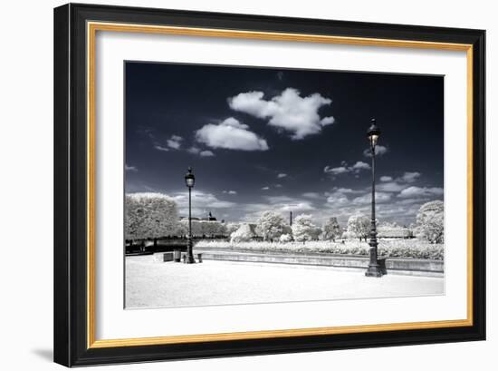 Another Look - Paris-Philippe Hugonnard-Framed Photographic Print