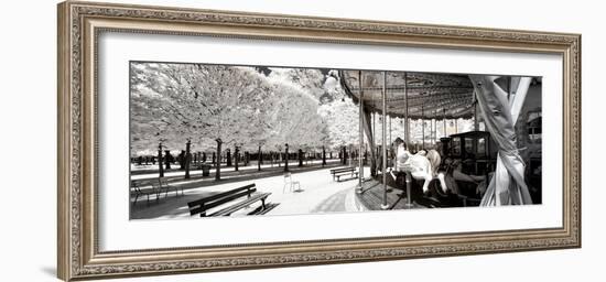 Another Look - Paris-Philippe Hugonnard-Framed Photographic Print