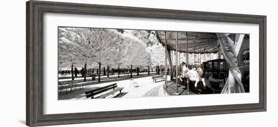 Another Look - Paris-Philippe Hugonnard-Framed Photographic Print