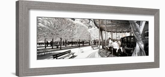 Another Look - Paris-Philippe Hugonnard-Framed Photographic Print