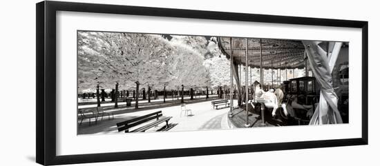 Another Look - Paris-Philippe Hugonnard-Framed Photographic Print