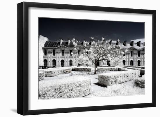 Another Look - Paris-Philippe Hugonnard-Framed Photographic Print