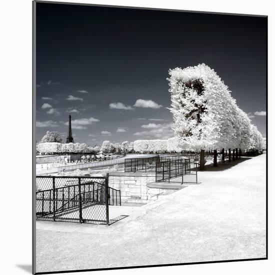 Another Look - Paris-Philippe Hugonnard-Mounted Photographic Print