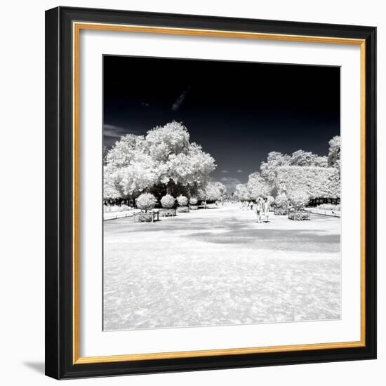 Another Look - Paris-Philippe Hugonnard-Framed Photographic Print