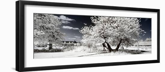 Another Look - Paris-Philippe Hugonnard-Framed Photographic Print