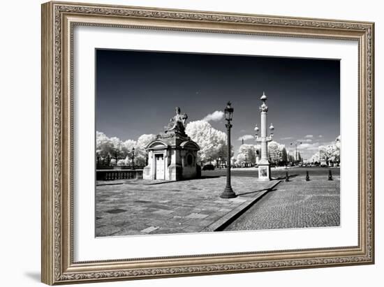 Another Look - Paris-Philippe Hugonnard-Framed Photographic Print