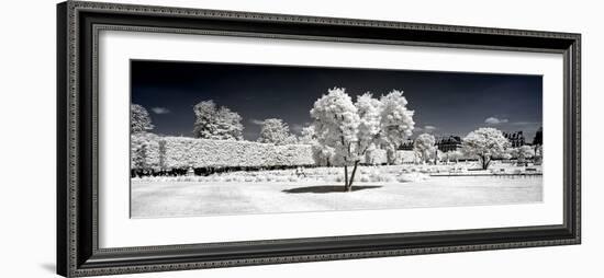 Another Look - Paris-Philippe Hugonnard-Framed Photographic Print