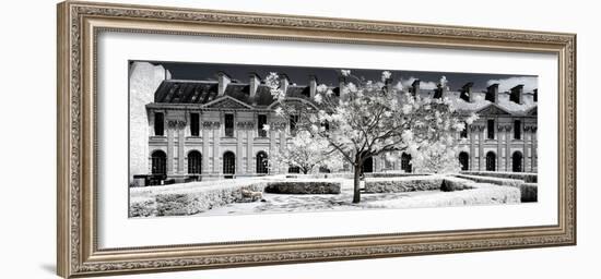 Another Look - Paris-Philippe Hugonnard-Framed Photographic Print