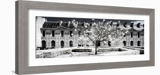 Another Look - Paris-Philippe Hugonnard-Framed Photographic Print