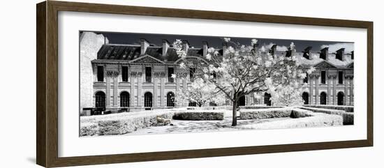 Another Look - Paris-Philippe Hugonnard-Framed Photographic Print