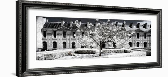 Another Look - Paris-Philippe Hugonnard-Framed Photographic Print