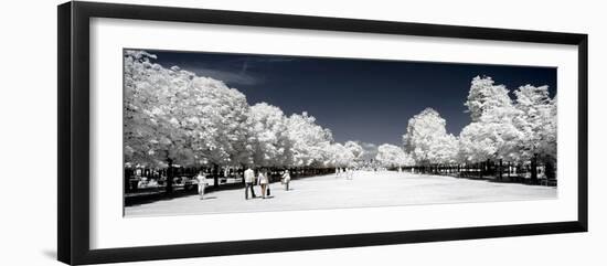 Another Look - Paris-Philippe Hugonnard-Framed Photographic Print