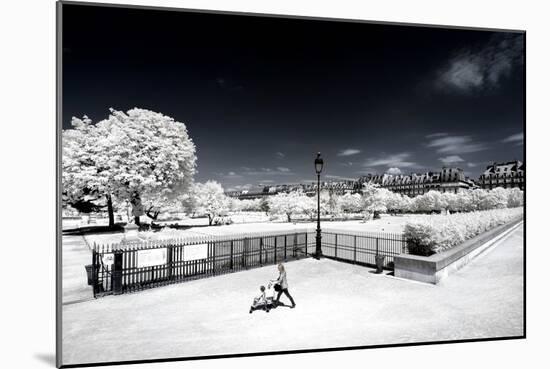 Another Look - Paris-Philippe Hugonnard-Mounted Photographic Print