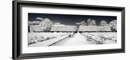 Another Look - Paris-Philippe Hugonnard-Framed Photographic Print