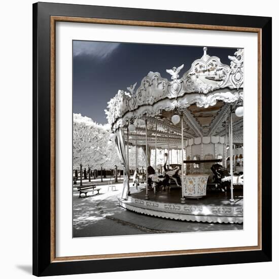 Another Look - Paris-Philippe Hugonnard-Framed Photographic Print