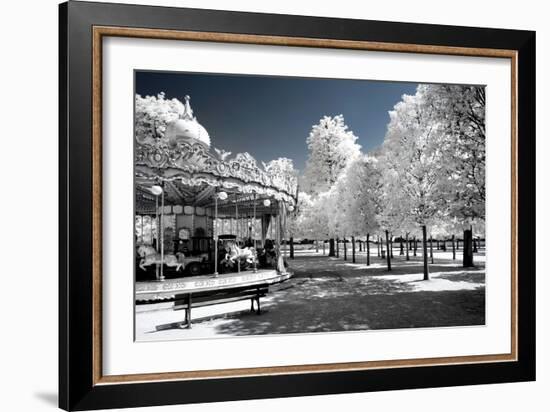 Another Look - Paris-Philippe Hugonnard-Framed Photographic Print