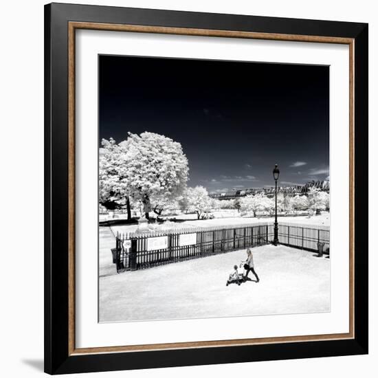 Another Look - Paris-Philippe Hugonnard-Framed Photographic Print