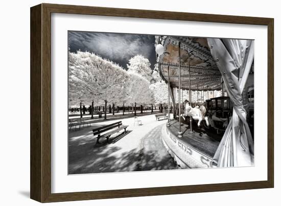 Another Look - Paris-Philippe Hugonnard-Framed Photographic Print