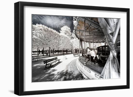 Another Look - Paris-Philippe Hugonnard-Framed Photographic Print