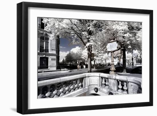 Another Look - Paris-Philippe Hugonnard-Framed Photographic Print