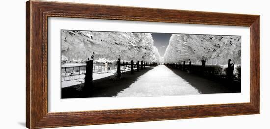 Another Look - Paris-Philippe Hugonnard-Framed Photographic Print