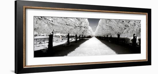 Another Look - Paris-Philippe Hugonnard-Framed Photographic Print