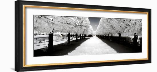 Another Look - Paris-Philippe Hugonnard-Framed Photographic Print