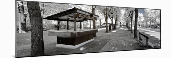 Another Look - Paris-Philippe Hugonnard-Mounted Photographic Print