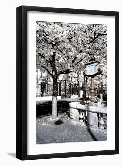 Another Look - Paris-Philippe Hugonnard-Framed Photographic Print