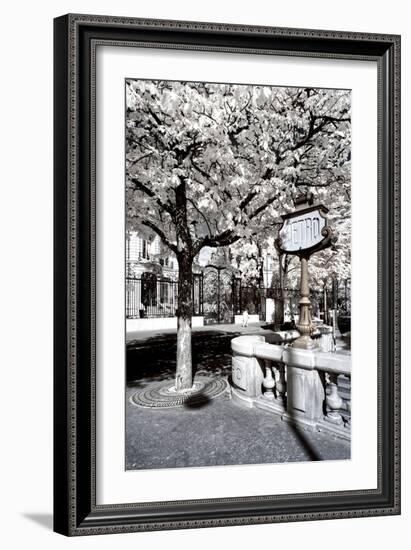 Another Look - Paris-Philippe Hugonnard-Framed Photographic Print