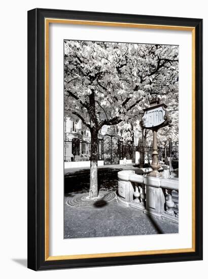 Another Look - Paris-Philippe Hugonnard-Framed Photographic Print